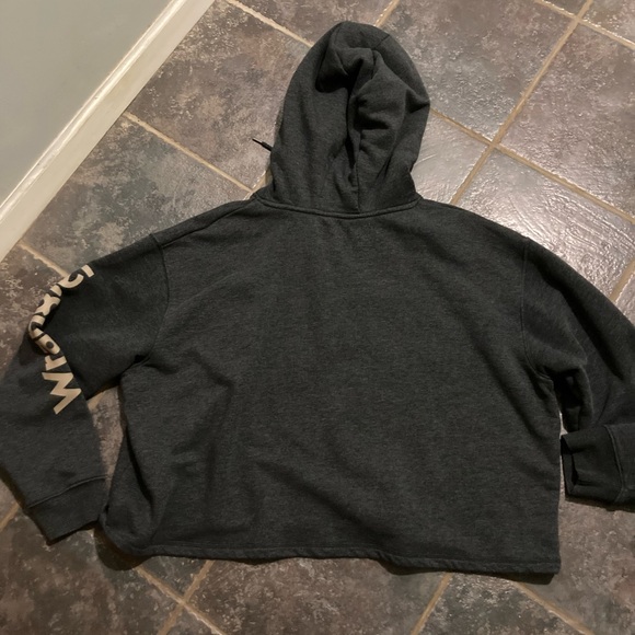 Yellowstone by Wrangler Ladies Dutton Ranch Cropped Sweatshirt Size XXL - Picture 9 of 13